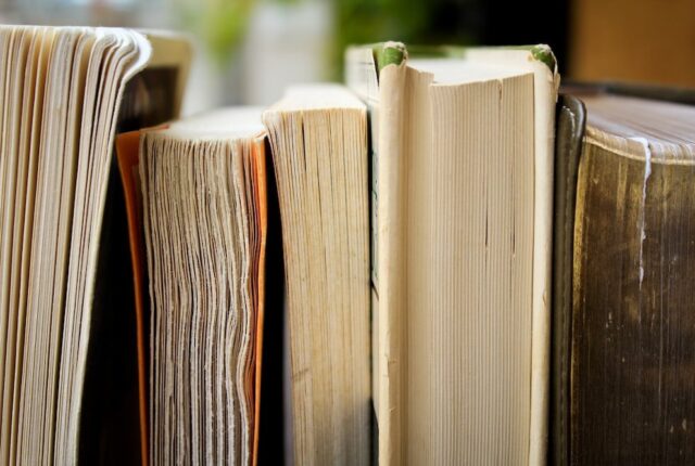 Wygodne zakupy podręczników w księgarni internetowej – odkryj zalety i dlaczego warto